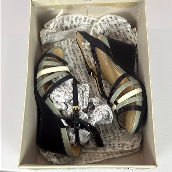 Vintage Geox Respira Roxy Black & Cream Wedge Shoes with Strappy Design 3” Heels - Picture 10 of 11